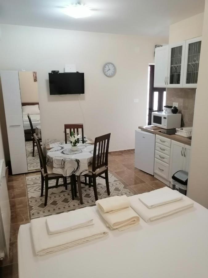 קוטור Apartman Petovic מראה חיצוני תמונה